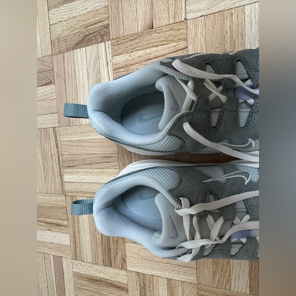 NIKE Wmns Tech Hera 'Mica Green - Picture 2 of 5